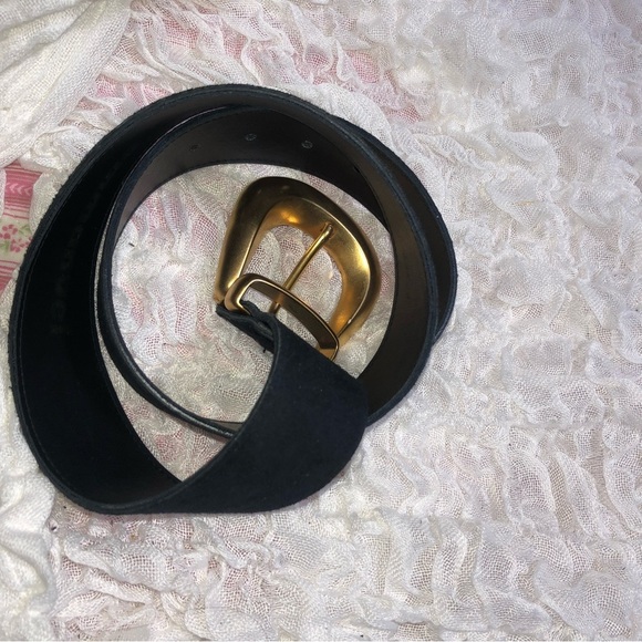 Emmanuel leather belt with large gold metal buckle- 34” with buckle- like new - Picture 6 of 11